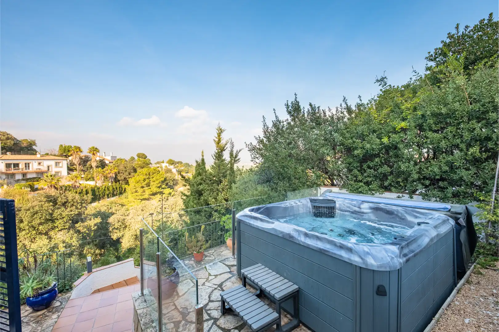 Garten von Einfamilien-Reihenhaus zum Verkauf in Begur mit Klimaanlage, Heizung und Terrasse