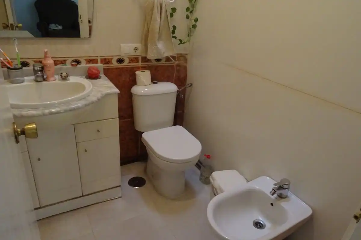Badezimmer von Wohnung zum Verkauf in Almonte mit Terrasse und Abstellraum