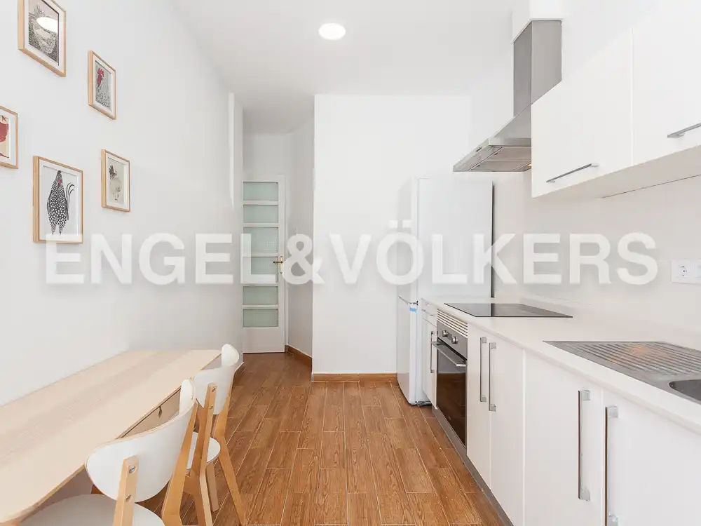 Kitchen of Flat for rent in Valencia  with Heating, Parquet flooring and Terrace
