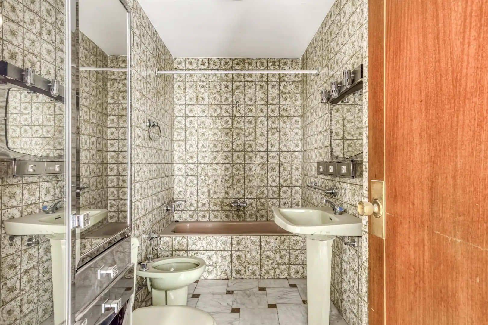 Baño de Piso en venta en Linares con Terraza y Balcón