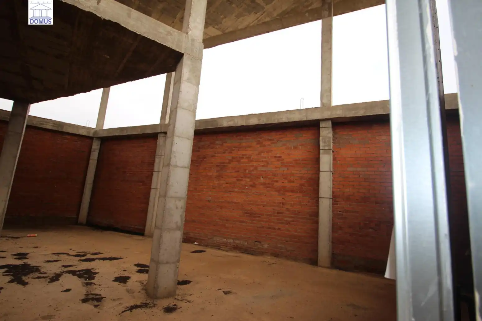 Commercial properties for sale in Valdelacalzada