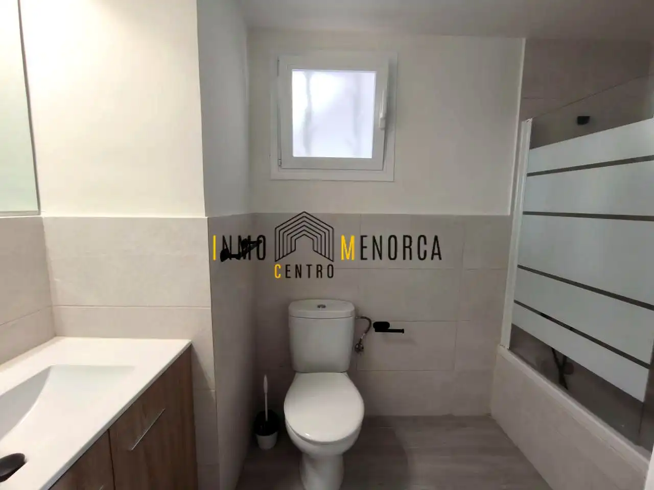Bathroom of Ground floor for sale in Ciutadella de Menorca  with Air Conditioner, Terrace and Furnished