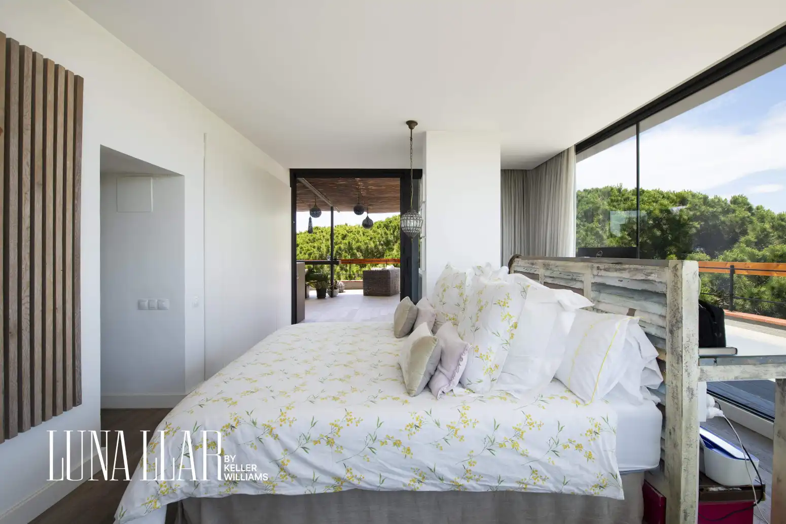 Schlafzimmer von Dachboden zum Verkauf in Gavà mit Heizung, Parkett und Terrasse