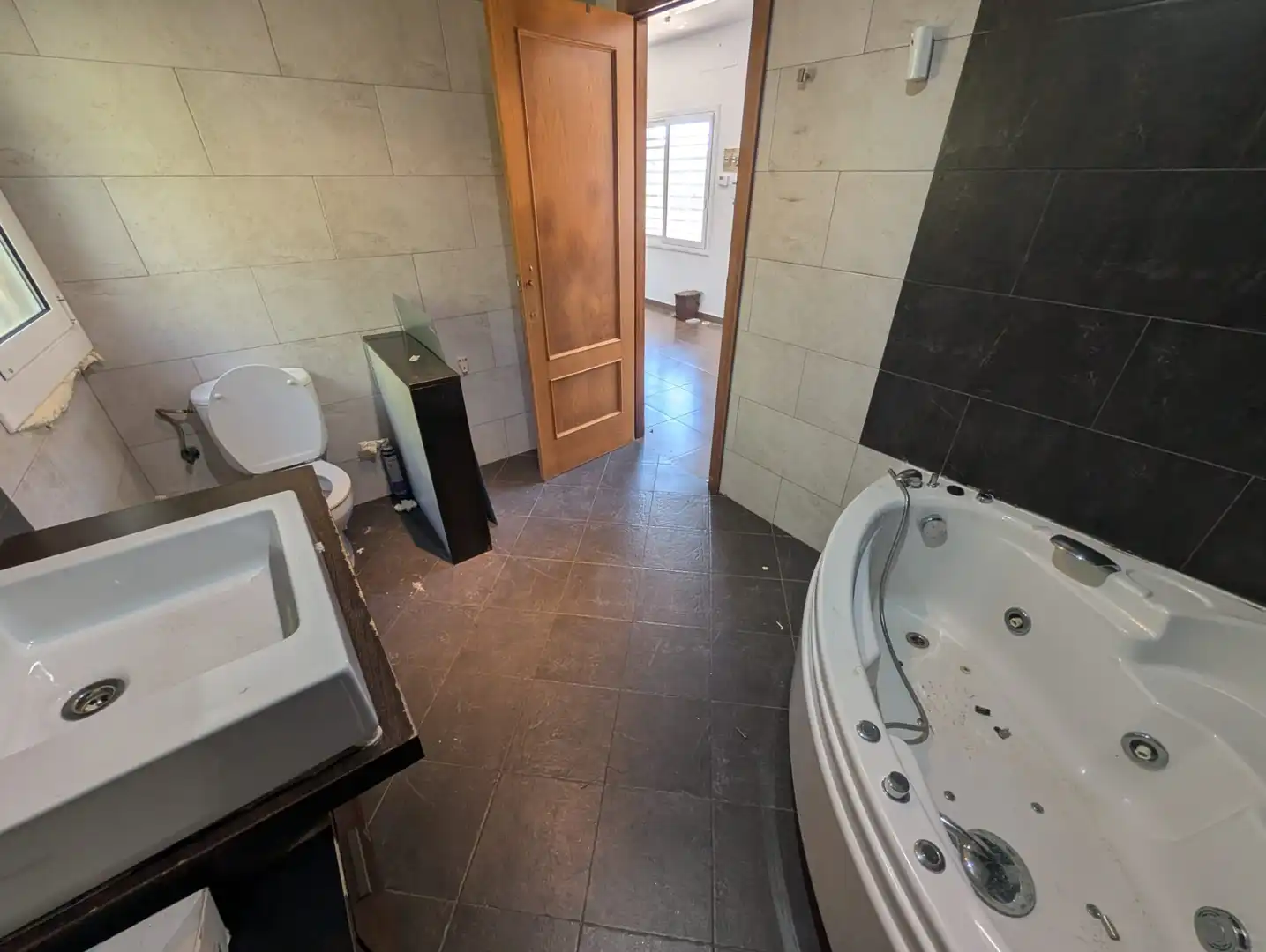 Baño de Casa o chalet en venta en Cubelles con Jardín privado, Jacuzzi y Alarma