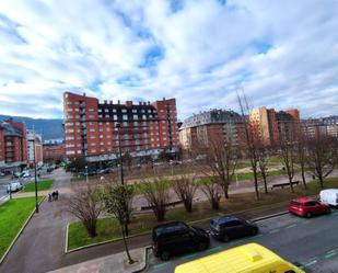 Vista exterior de Pis de lloguer en Bilbao  amb Calefacció, Terrassa i Moblat