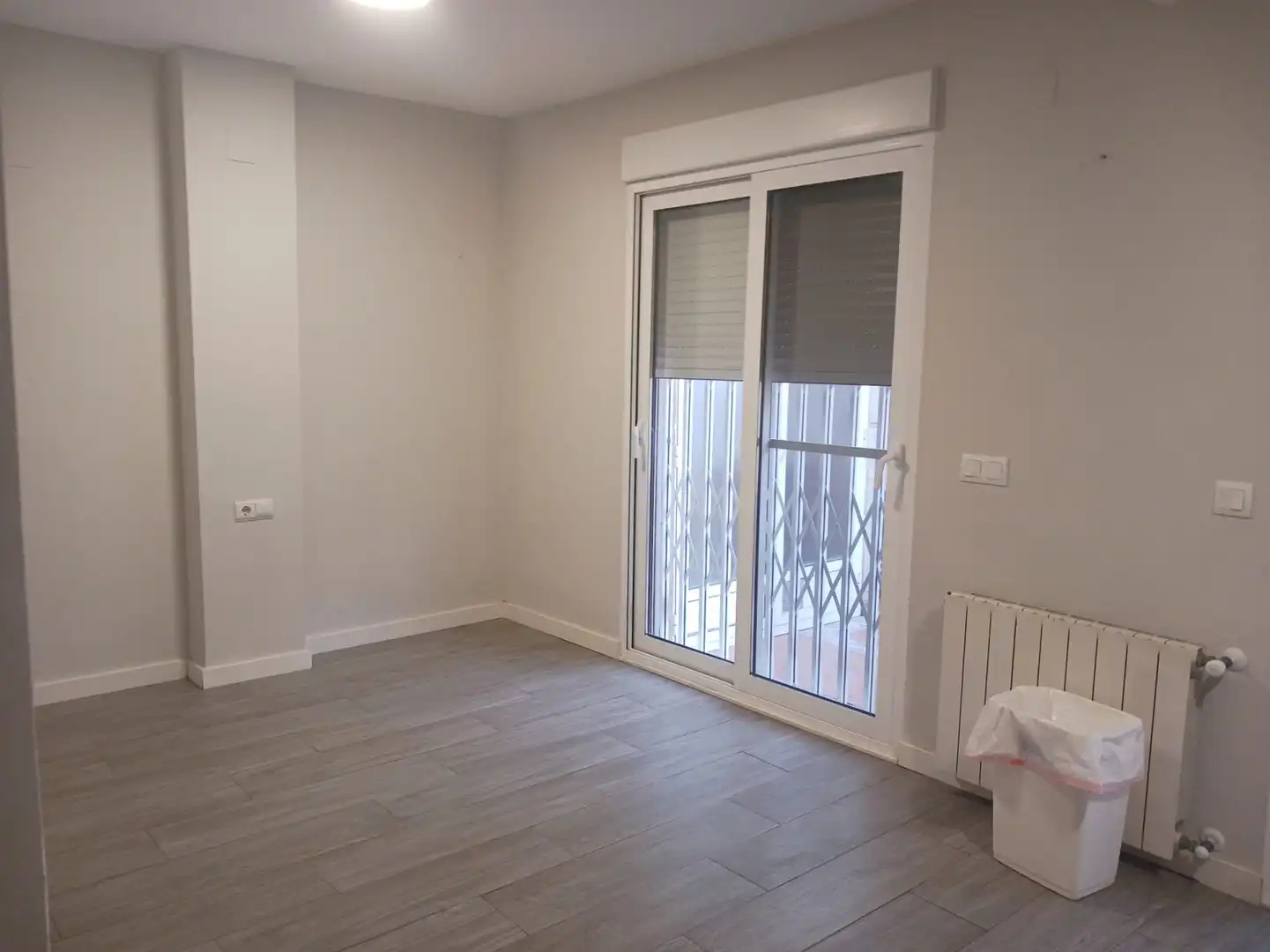 Habitación de Casa adosada en venta en Plaza Xúquer