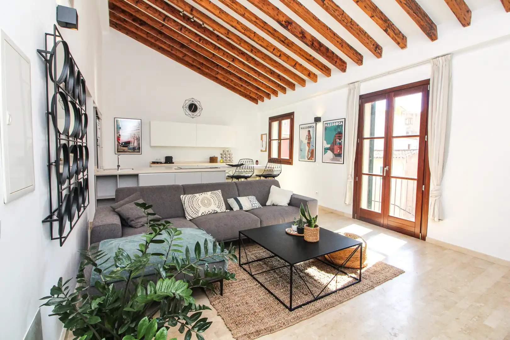 Penthouse to rent in Centre