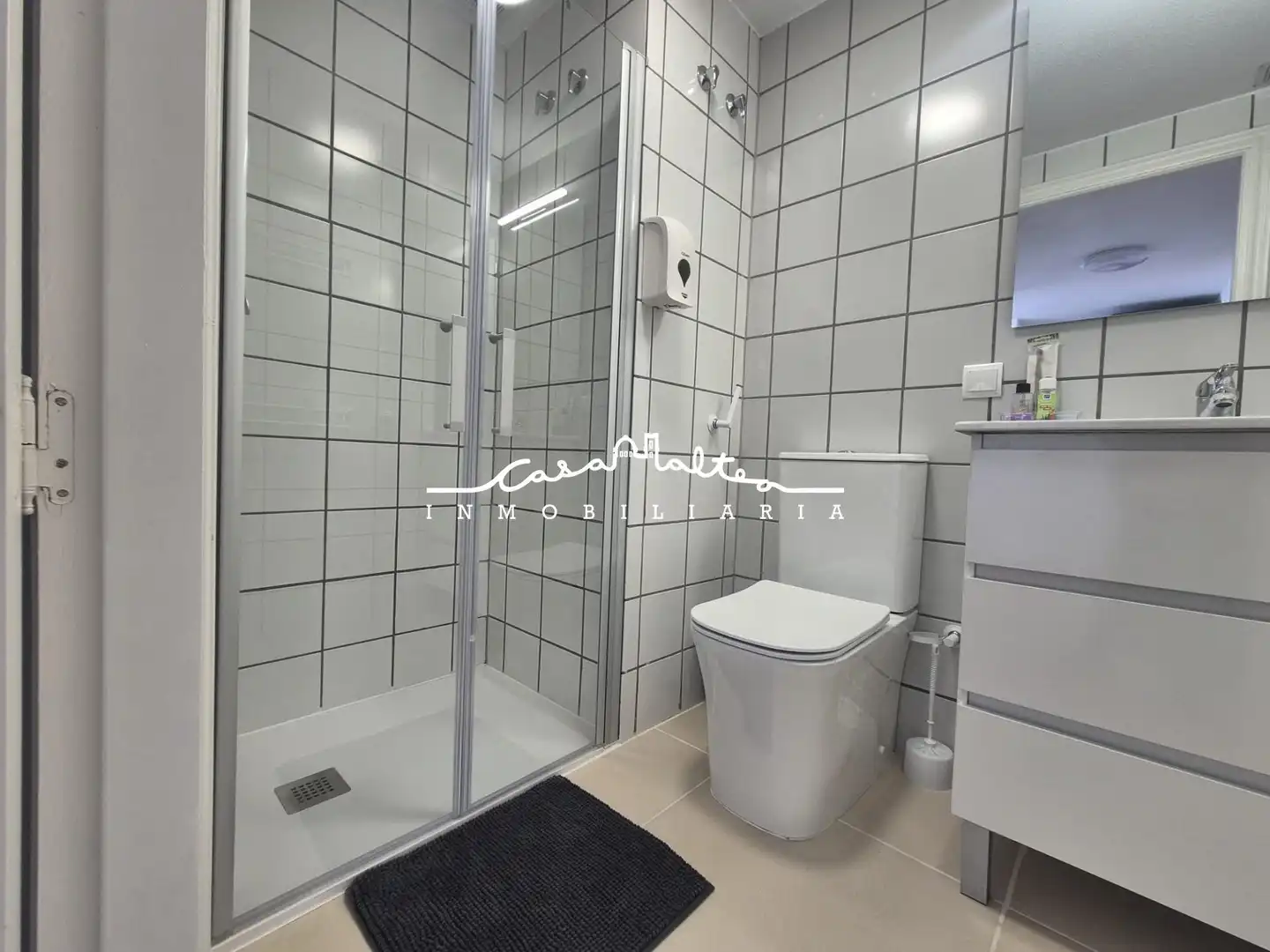 Badezimmer von Wohnungen zur Miete in L'Alfàs del Pi mit Klimaanlage, Heizung und Privatgarten