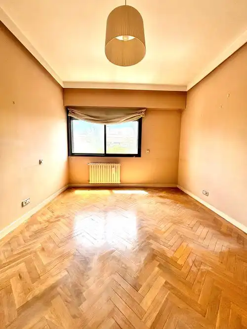 Bedroom of Flat for sale in Madrid  with Air Conditioner, Heating and Parquet flooring