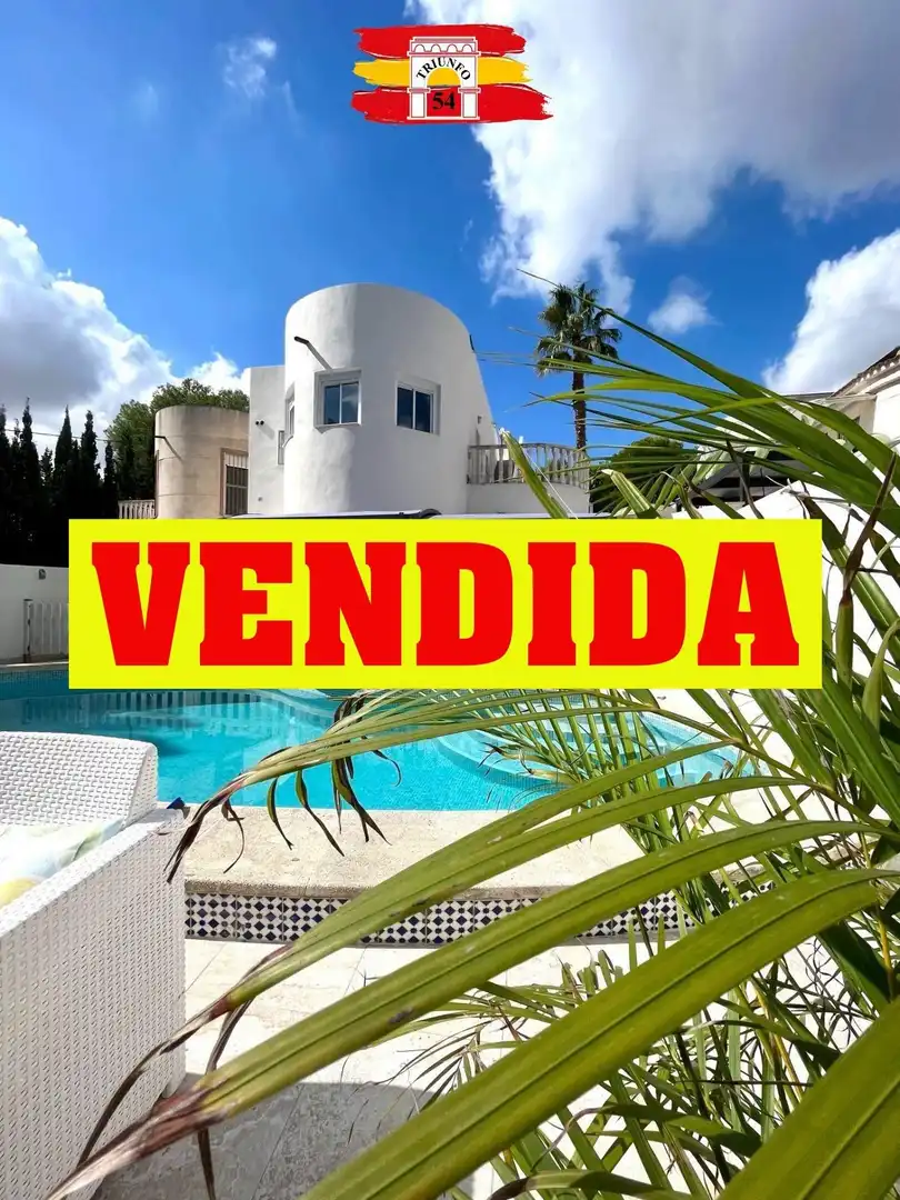 Villa mit Pool zum Verkauf in Calle NARANJO