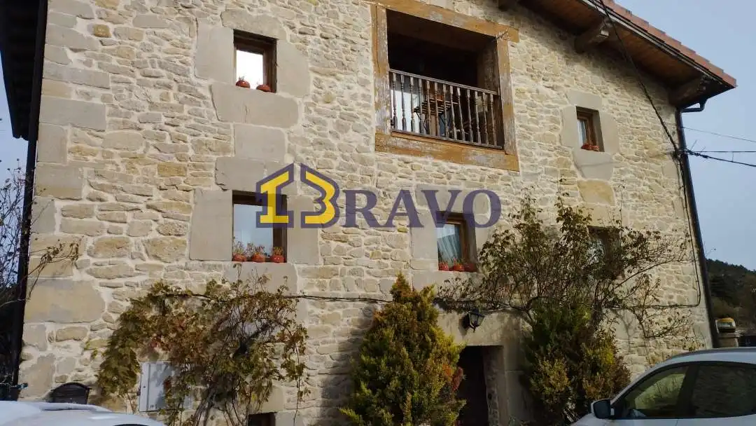 Vista exterior de Casa o chalet en venta en Merindad de Cuesta-Urria con Calefacción, Terraza y Amueblado