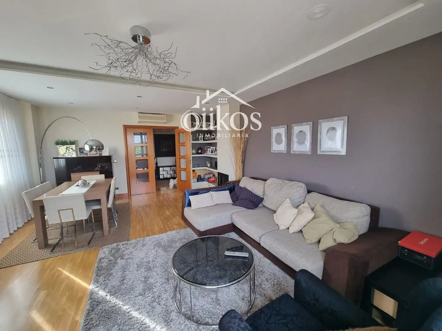 Sala de estar de Casa adosada en venta en Villamayor con Aire acondicionado, Calefacción y Parquet