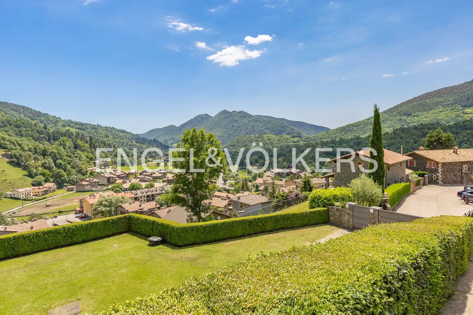 Vista exterior de Casa o xalet en venda en Llanars amb Calefacció, Jardí privat i Parquet