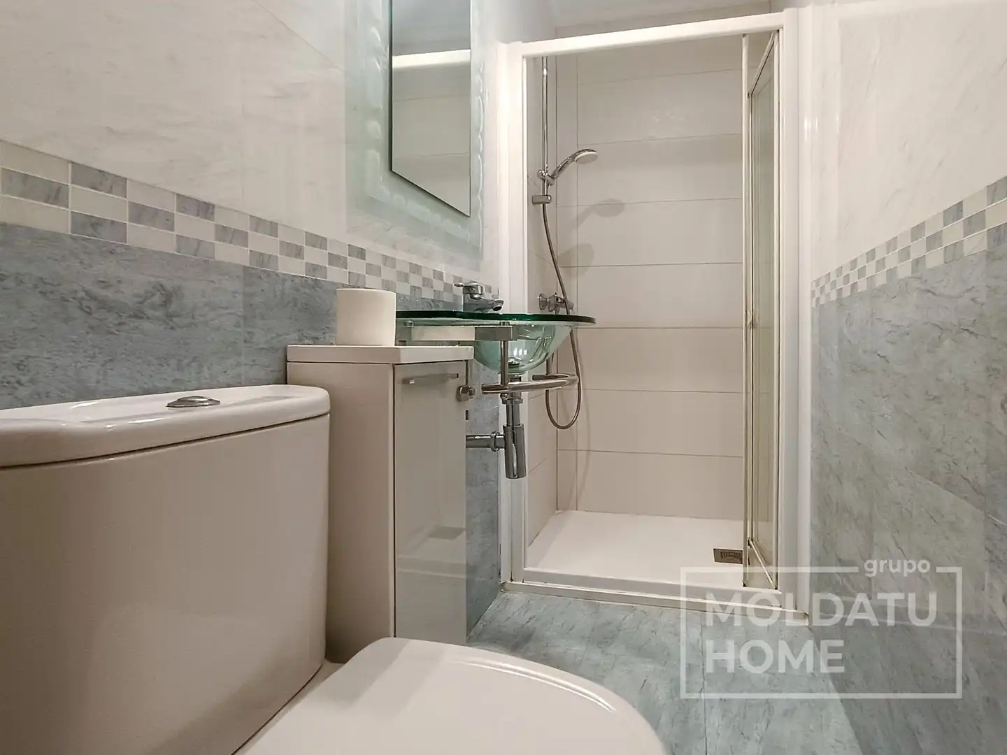 Baño de Piso en venta en Donostia - San Sebastián  con Calefacción y Terraza