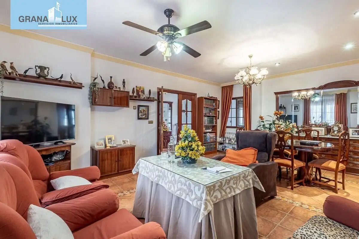 Chalet en venta en Calle de la Virgen del Rocío, imagen 5