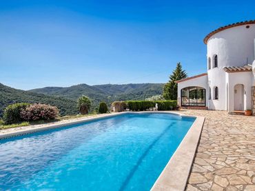 Chalet con piscina en venta en Calle Roma
