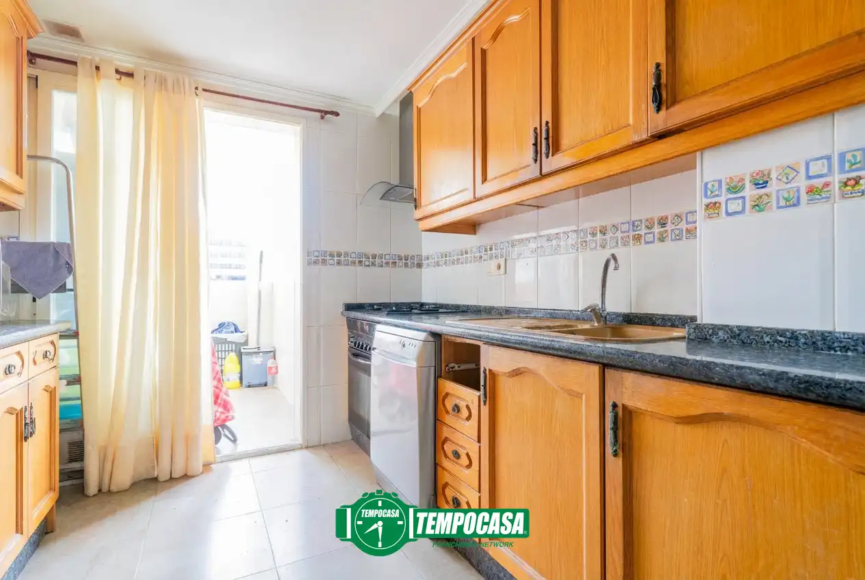 Küche von Wohnung zum Verkauf in Valencia mit Klimaanlage und Balkon