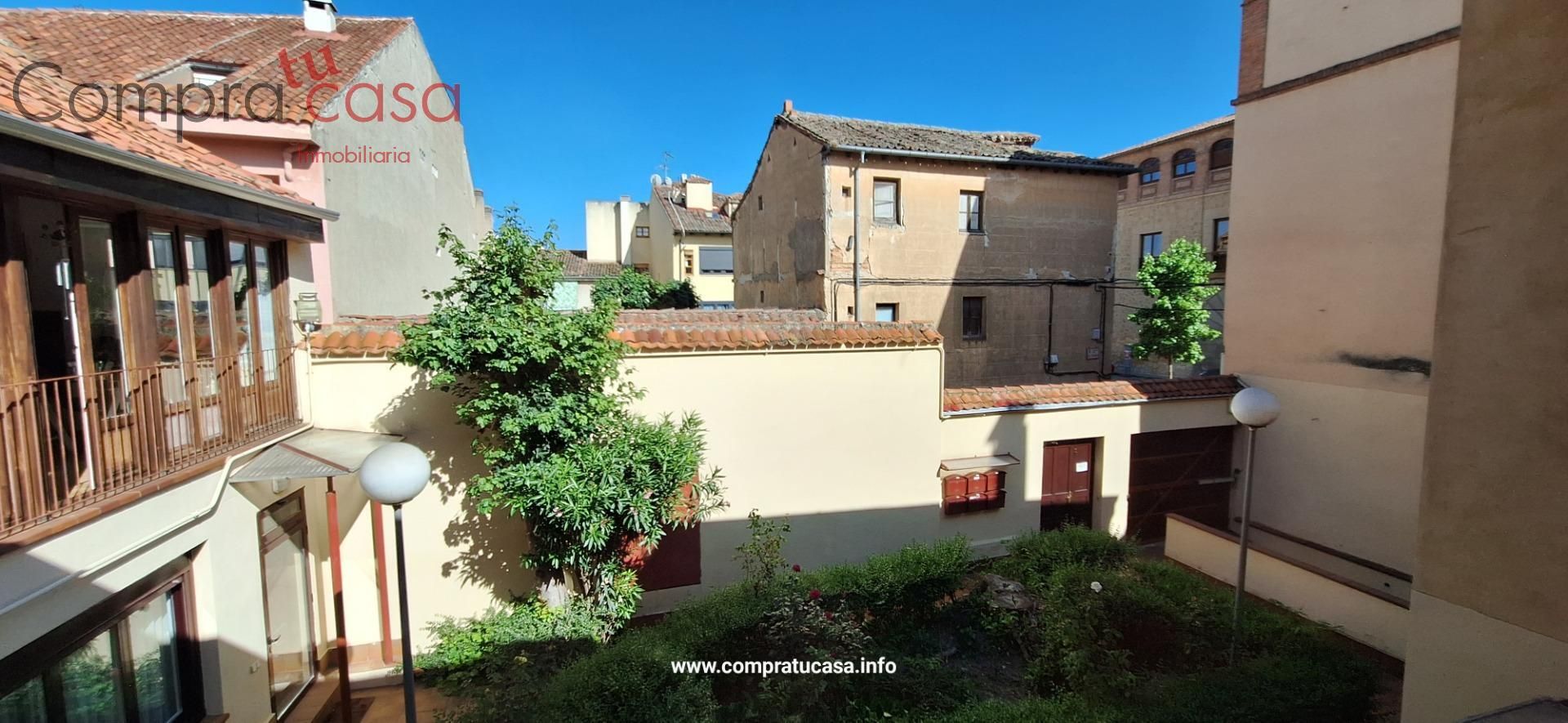 Vista exterior de Casa adosada de lloguer en Segovia Capital amb Calefacció, Jardí privat i Parquet