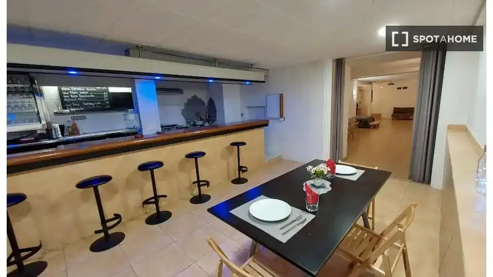Cocina de Piso de alquiler en L'Hospitalet de Llobregat con Aire acondicionado, Calefacción y Amueblado