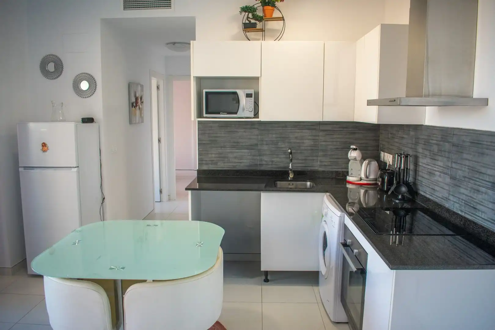 Cuina de Apartament en venda en Calpe / Calp amb Terrassa, Moblat i Piscina comunitària
