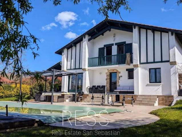 Casa-chalet en Venta en Chemin de Muxillotenea, 5 en Urrugne