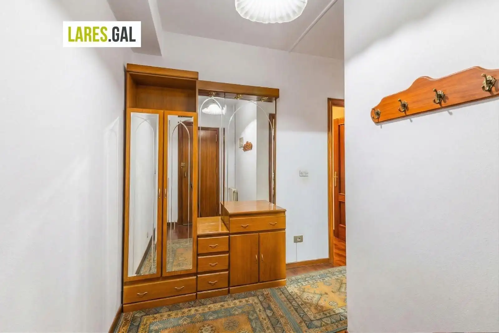 Piso en venta en Cangas  con Calefacción, Terraza y Trastero
