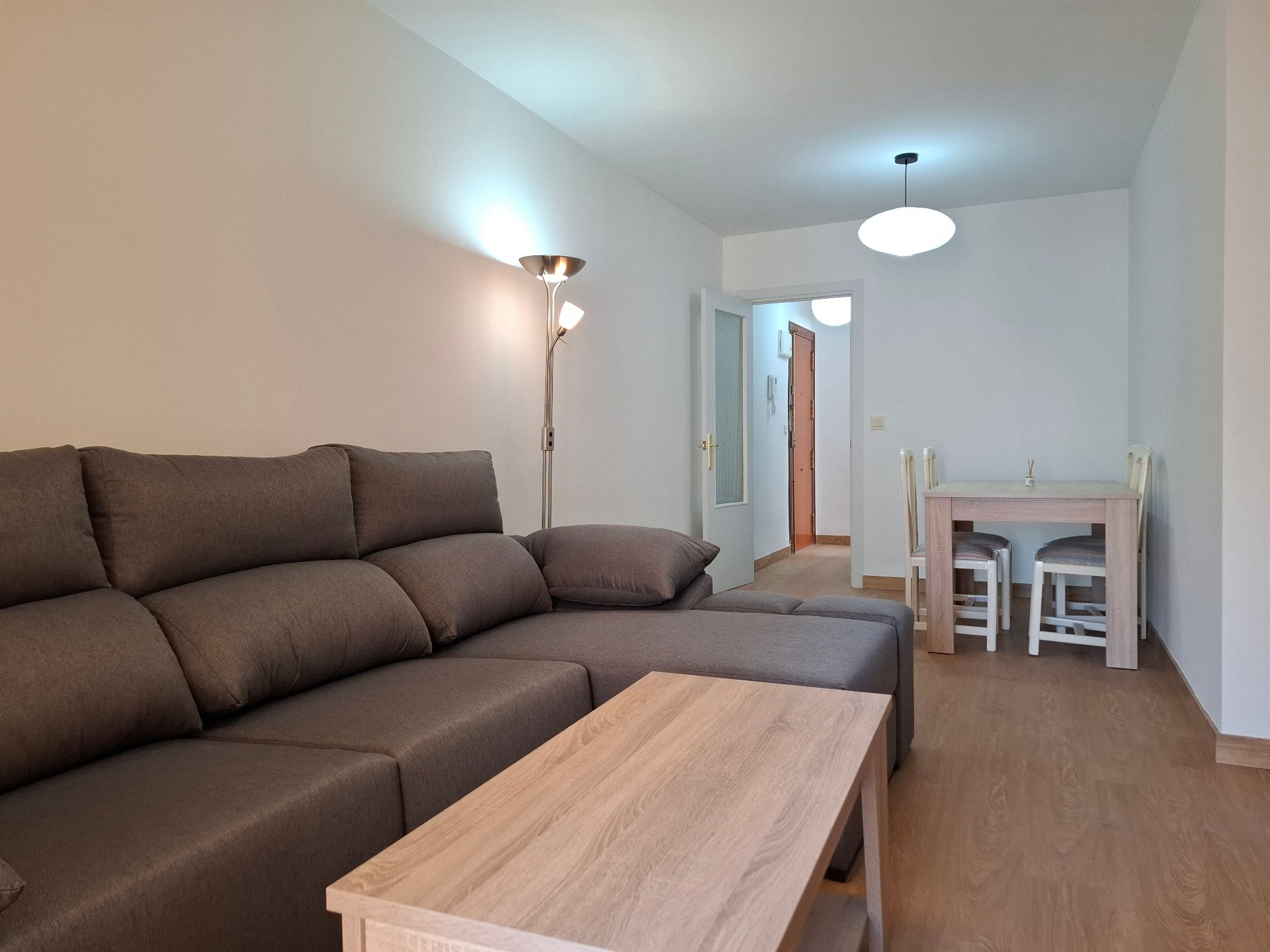 Sala d'estar de Pis de lloguer en Málaga Capital amb Aire condicionat, Terrassa i Moblat