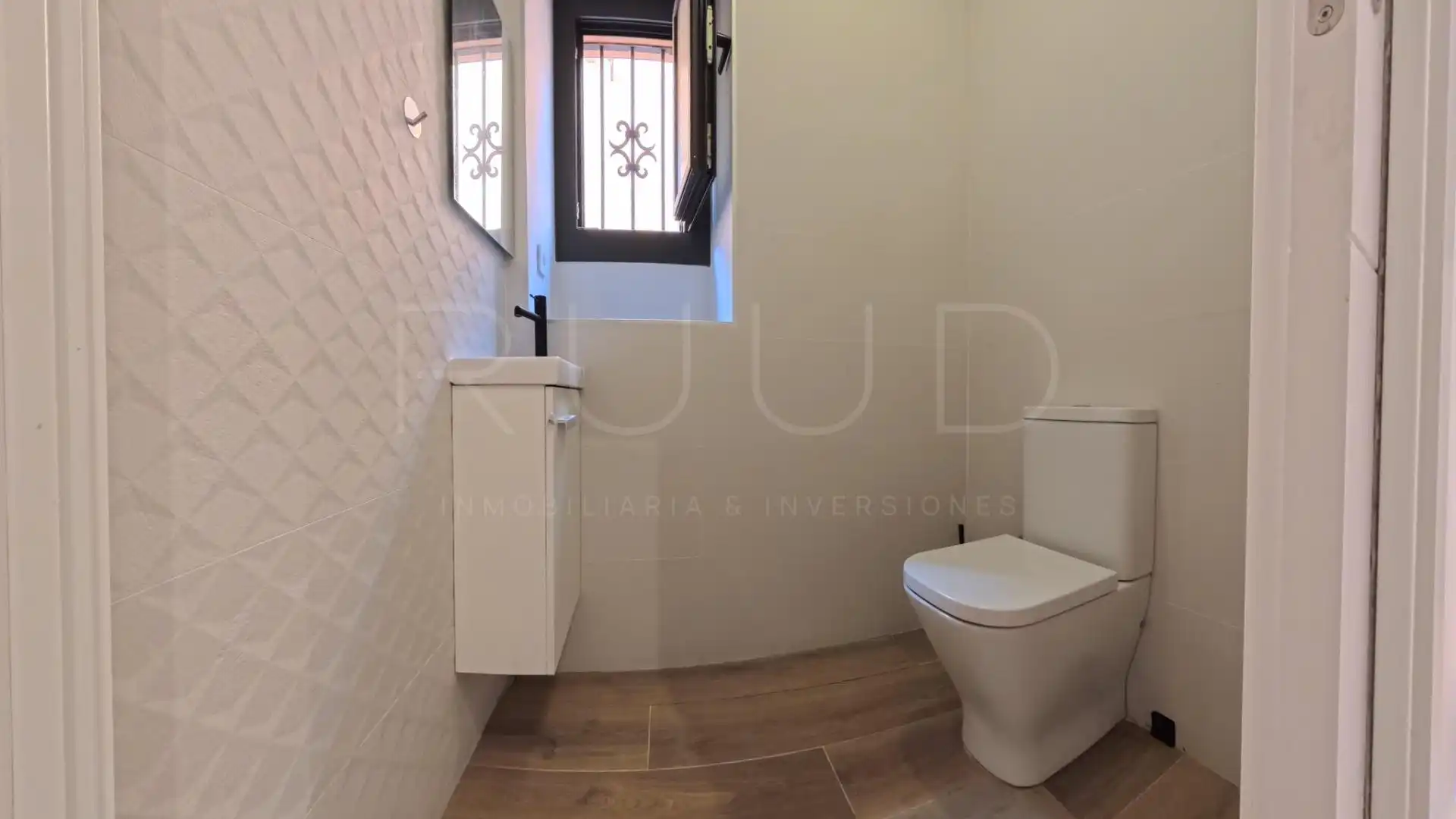 Badezimmer von Wohnung zur Miete in Centre Vila 