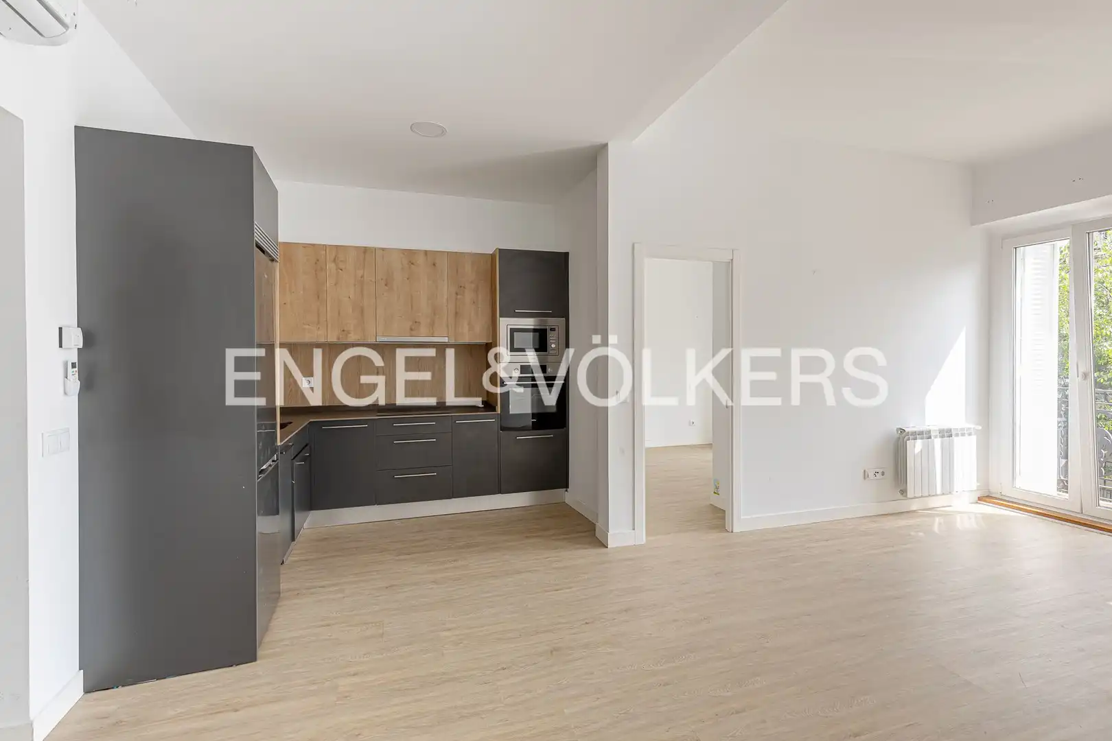 Kitchen of Flat for rent in Madrid  with Air Conditioner, Heating and Storage room