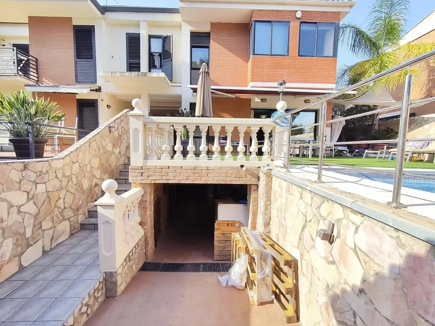 Casa adosada en venda en Torrent amb Aire condicionat, Jardí privat i Terrassa