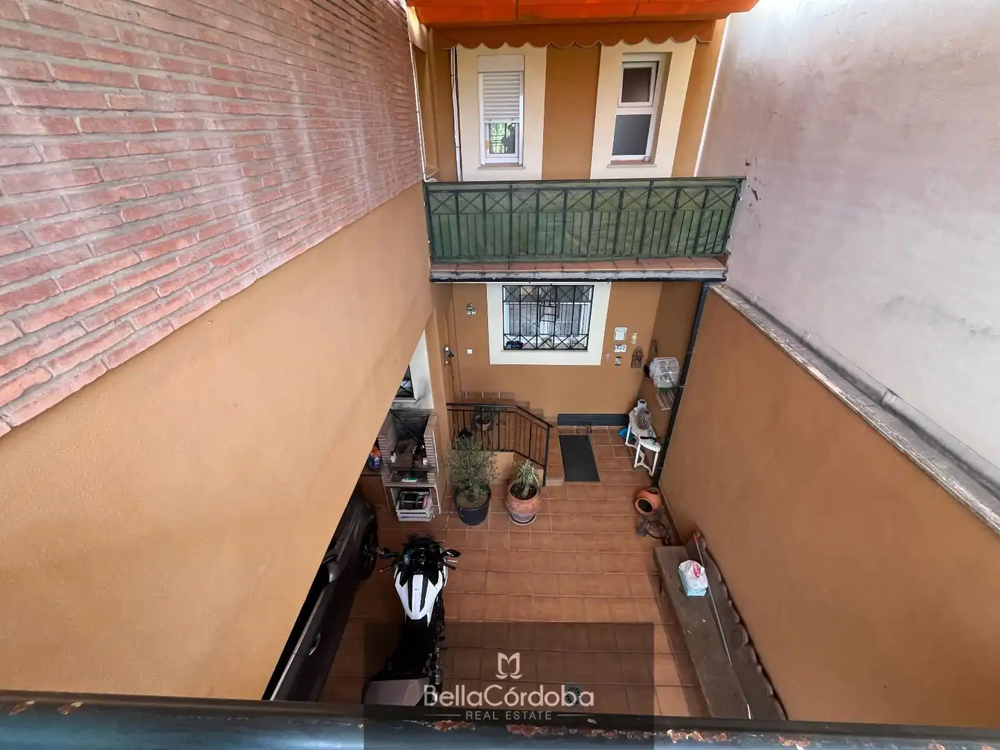 Casa adosada en venda en Córdoba amb Aire condicionat, Traster i Piscina