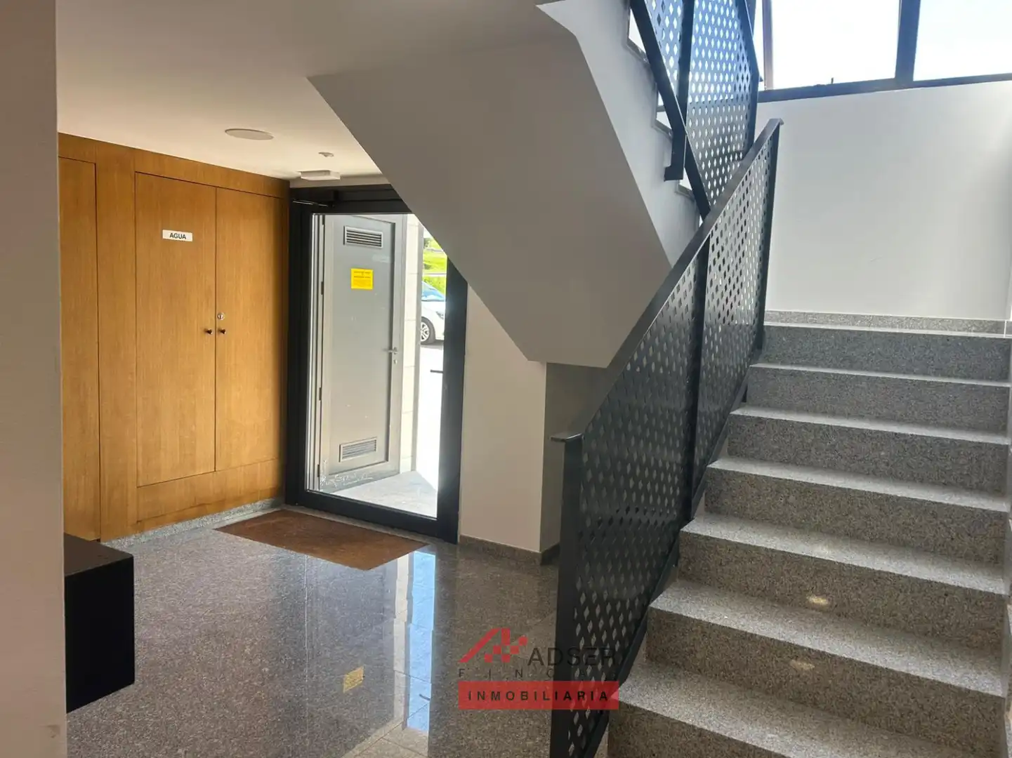 Piso en venta en Albelda de Iregua con Calefacción, Parquet y Terraza