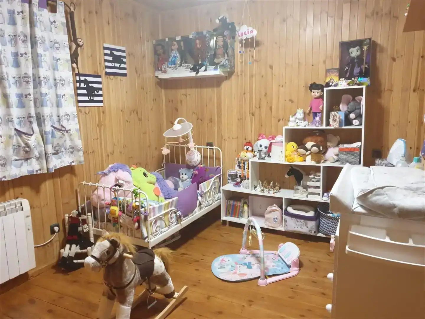 Dormitori de Casa o xalet en venda en Frumales amb Aire condicionat i Parquet