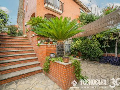 Exterior view of Single-family semi-detached for sale in Premià de Dalt  with Private garden and Balcony