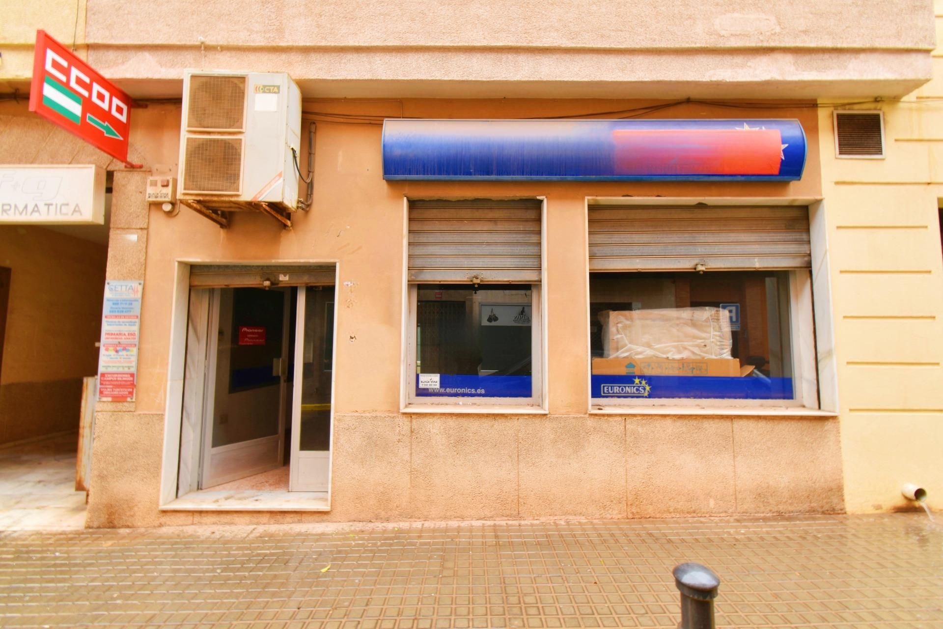 Local en venta en El Ejido con Aire acondicionado