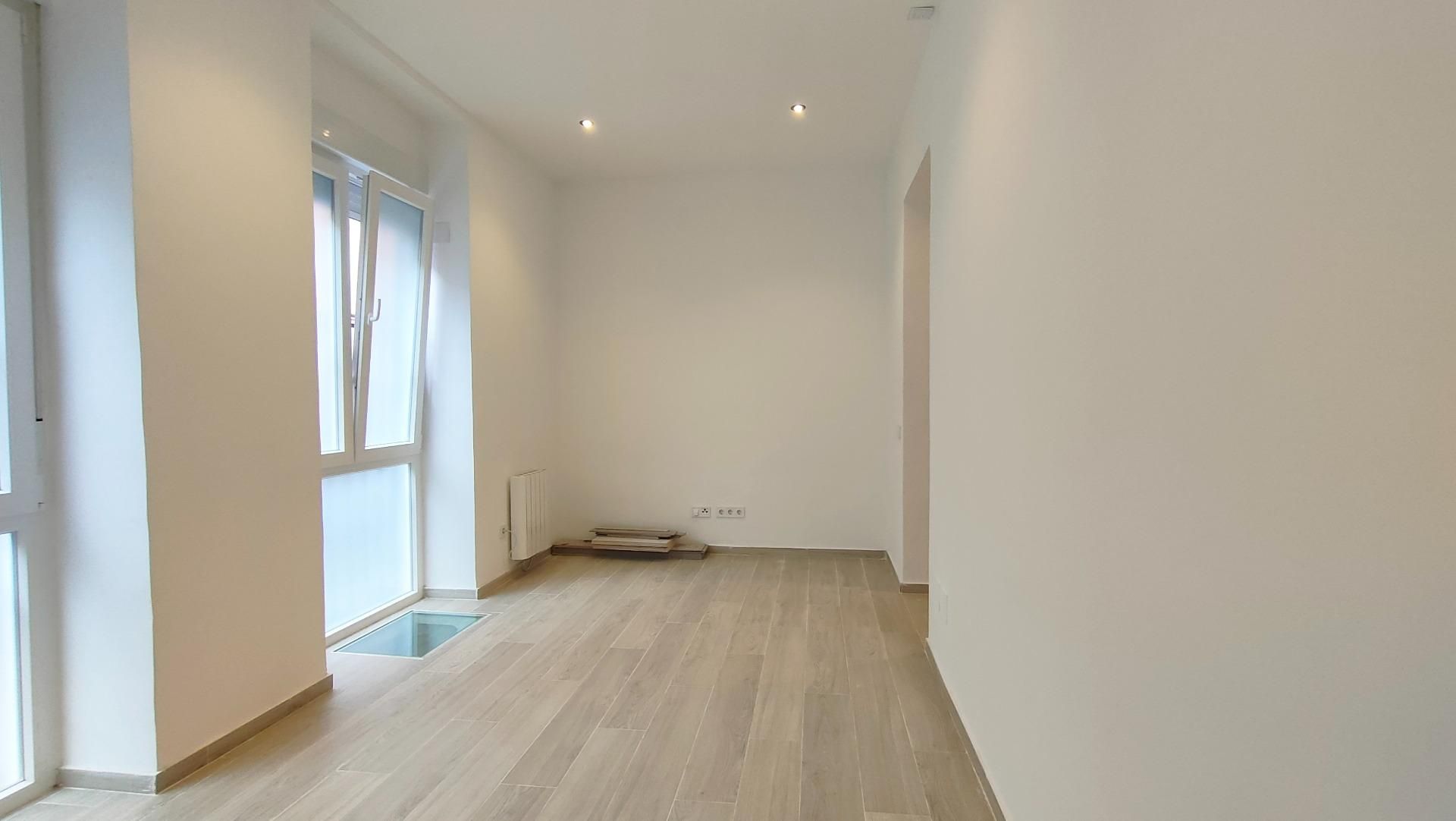 Planta baja de alquiler en  Madrid Capital con Calefacción