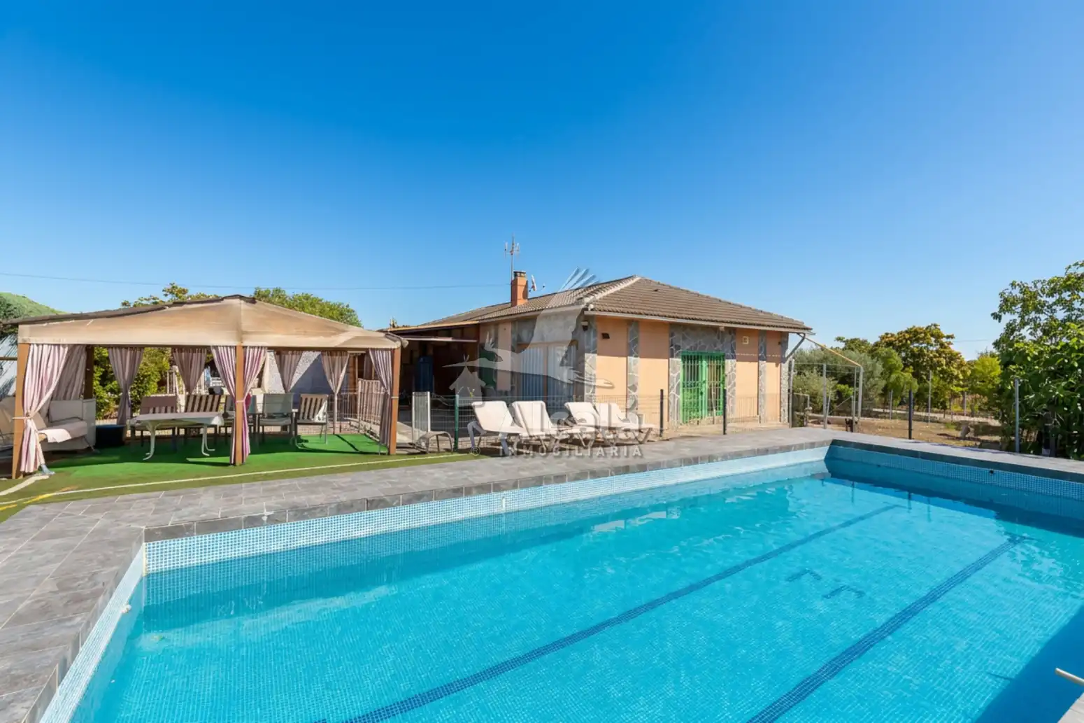 Casa amb piscina en venda a Serracines, imagen 2
