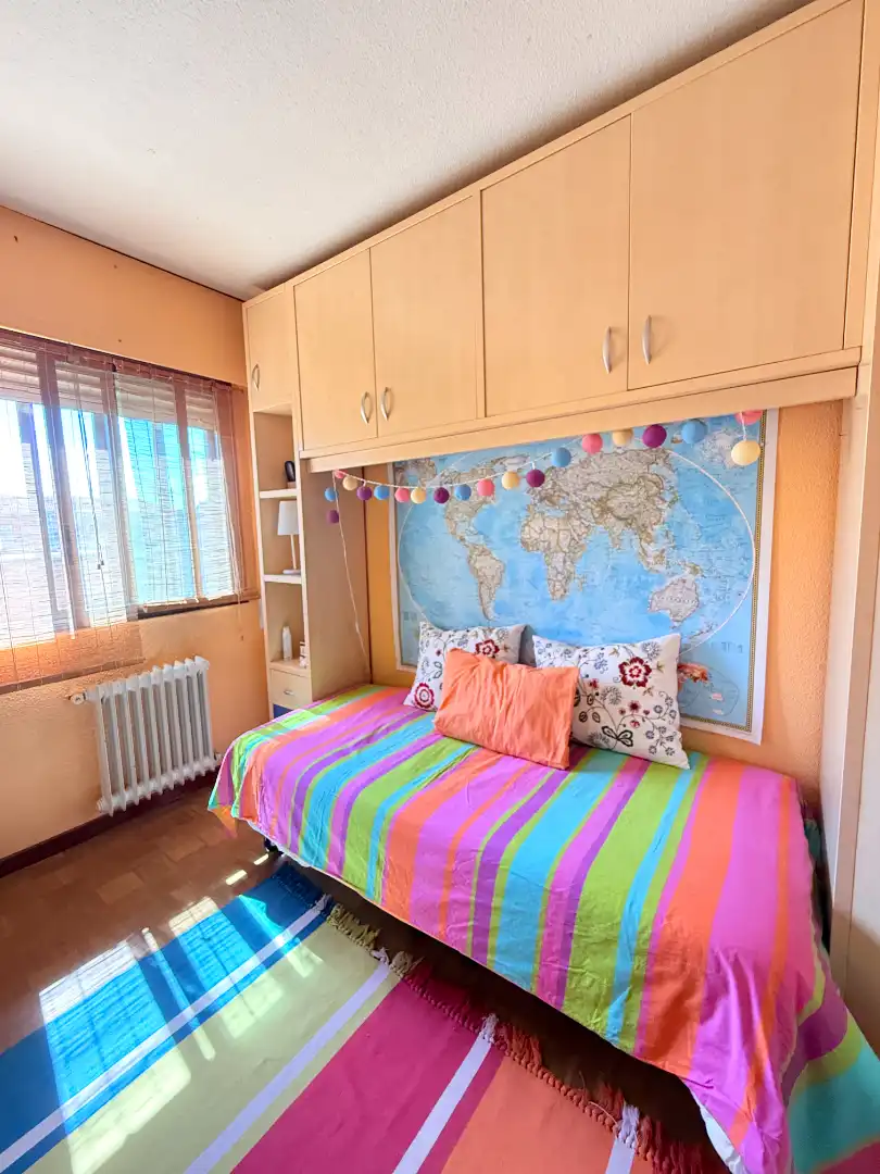 Habitación de Casa adosada en venta en San Sebastián de los Reyes con Aire acondicionado, Calefacción y Jardín privado