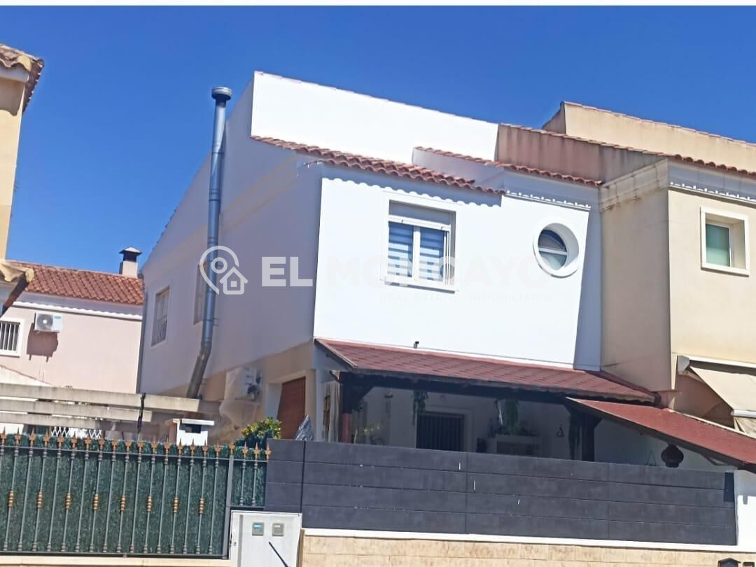 Exterior view of Single-family semi-detached for sale in Elche / Elx  with Air Conditioner, Private garden and Terrace