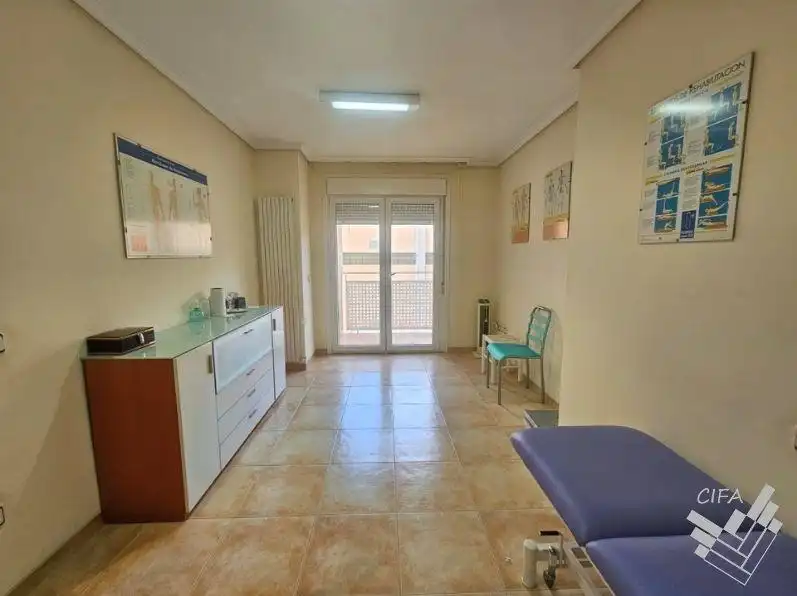 Wohnung zum Verkauf in Vinaròs mit Heizung, Möbliert und Balkon