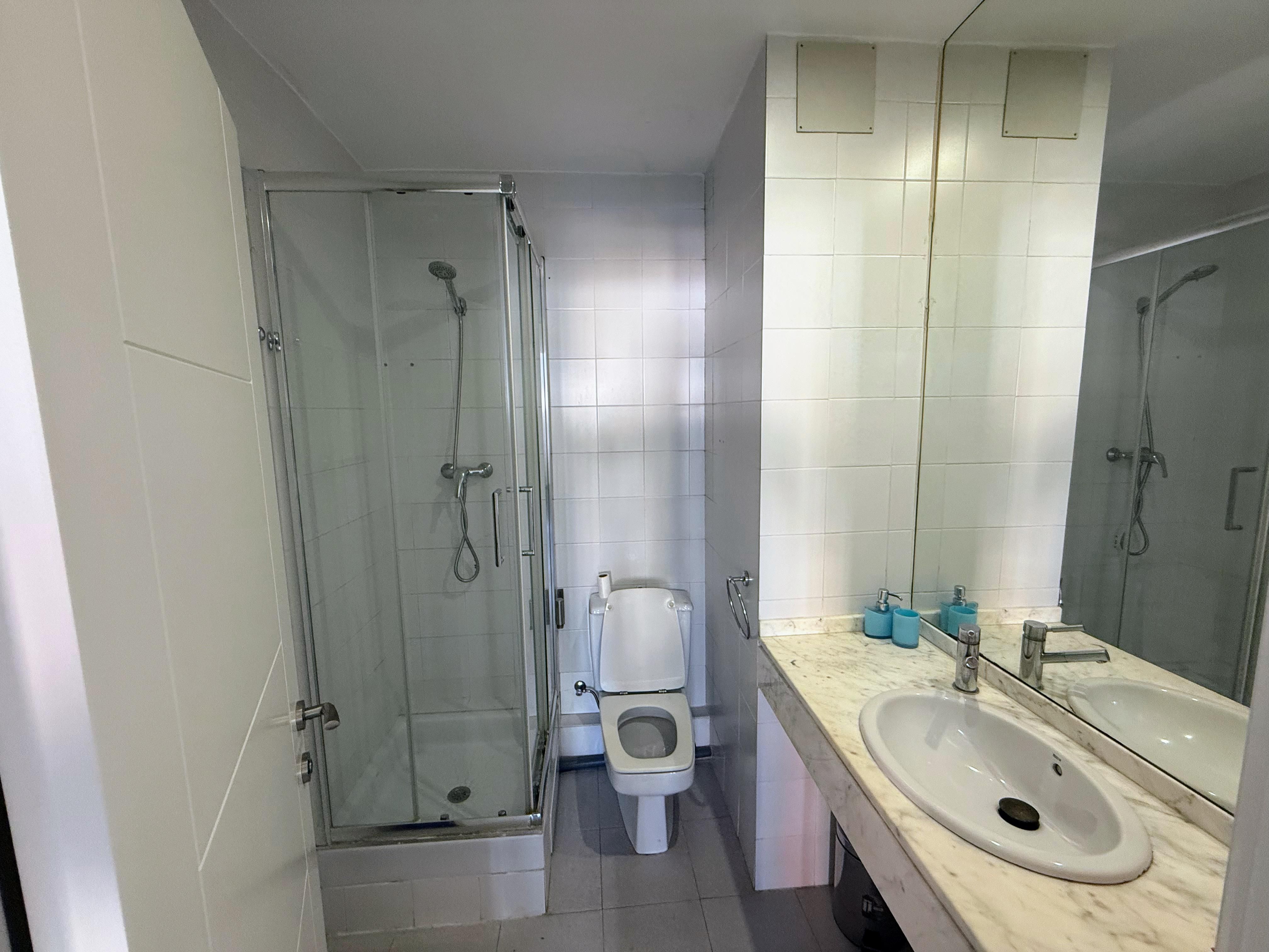 Bathroom of Flat for sale in L'Hospitalet de Llobregat