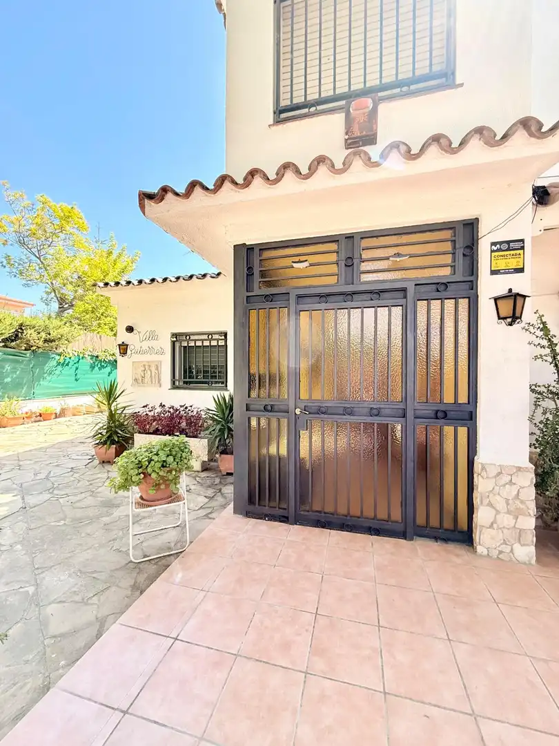 Außenansicht von Haus oder Chalet zum Verkauf in Calafell mit Klimaanlage, Heizung und Privatgarten