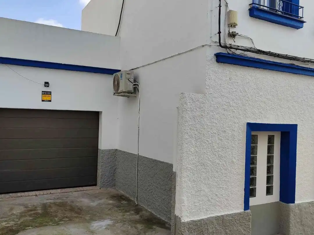 Vista exterior de Casa o xalet en venda en Jerez de la Frontera amb Aire condicionat, Calefacció i Jardí privat