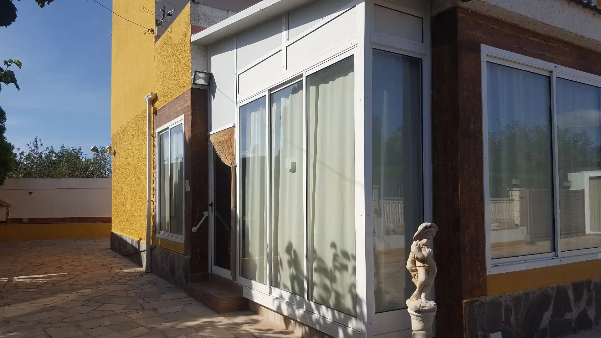 Vista exterior de Casa o xalet en venda en Tortosa amb Aire condicionat, Jardí privat i Traster