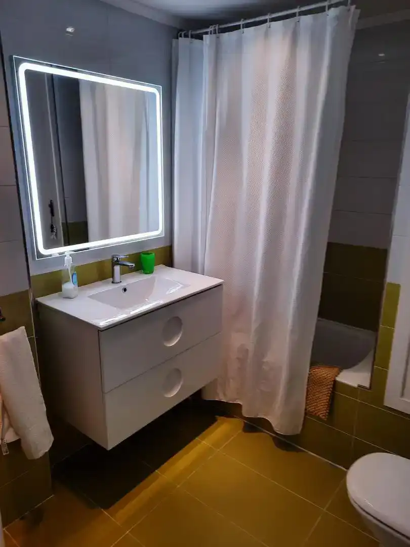 Bathroom of Flat for rent in Moraira  with Washing machine, Microwave and TV