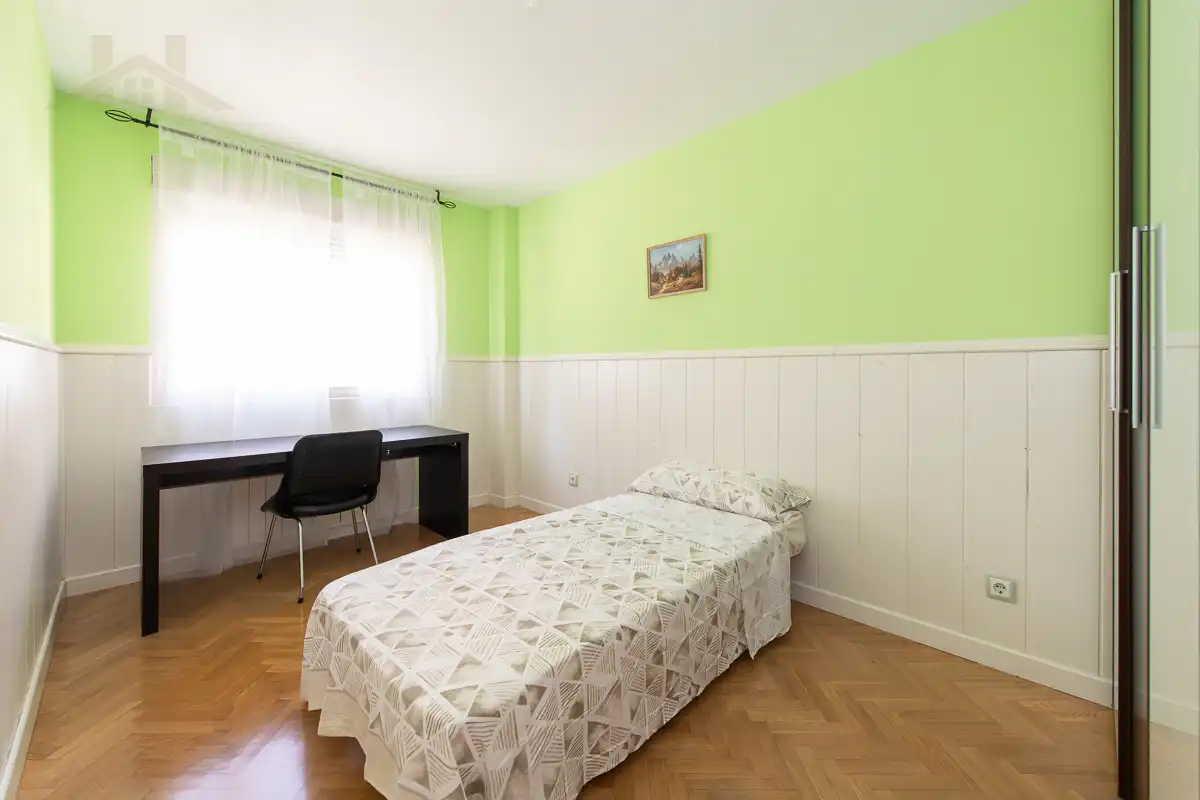 Schlafzimmer von Wohnung zum Verkauf in San Sebastián de los Reyes mit Klimaanlage, Heizung und Terrasse