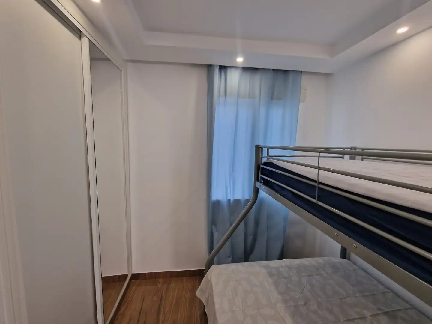 Dormitori de Apartament en venda en Torrevieja amb Aire condicionat, Terrassa i Moblat