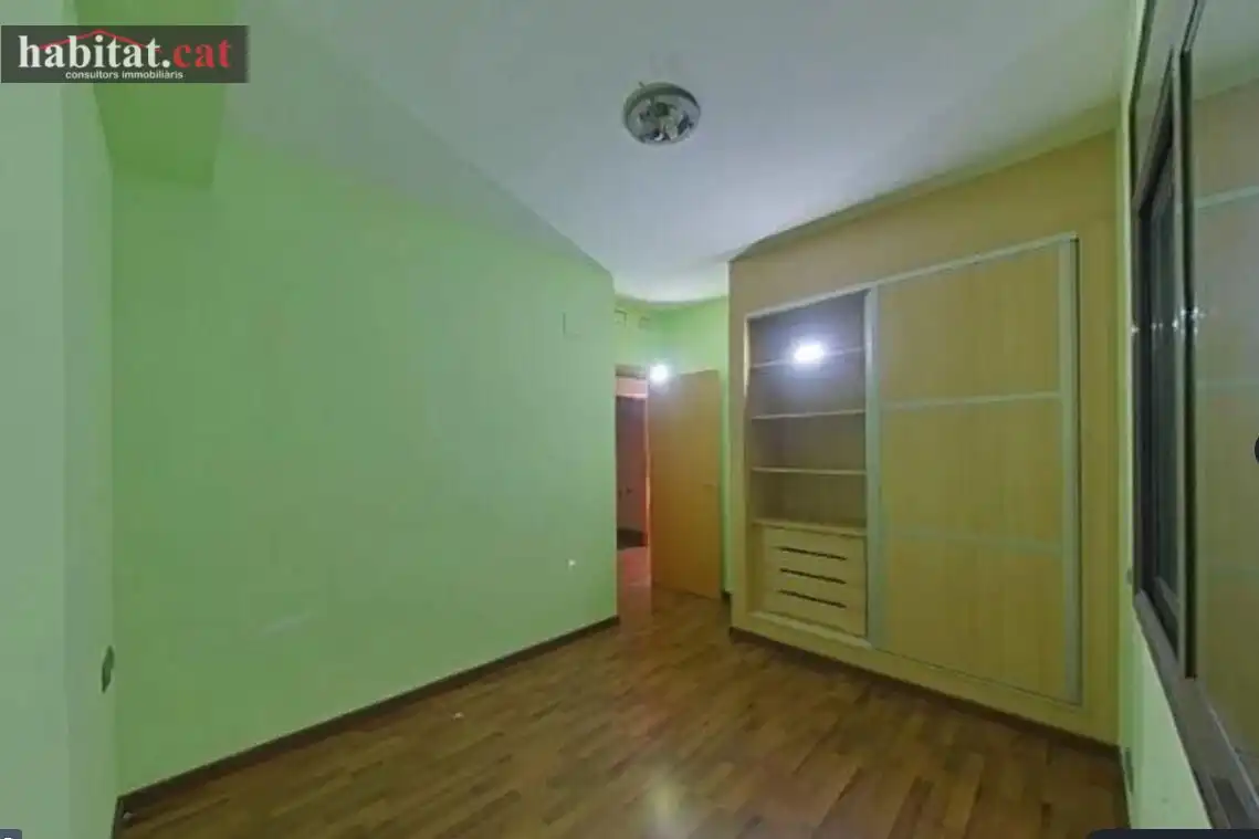 Habitación de Casa o chalet en venta en Vilanova i la Geltrú con Piscina y Balcón
