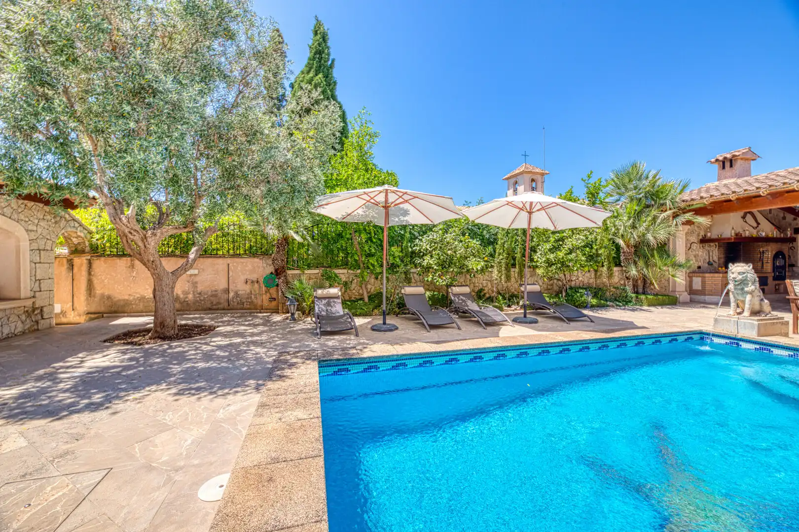Swimming pool of Houses for sale in Calvià  with Private garden