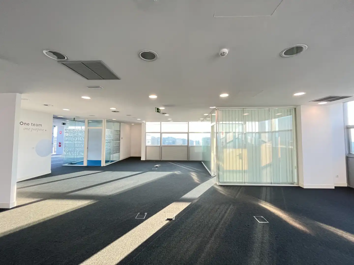 Büro zur Miete in Sant Cugat del Vallès mit Klimaanlage und Heizung